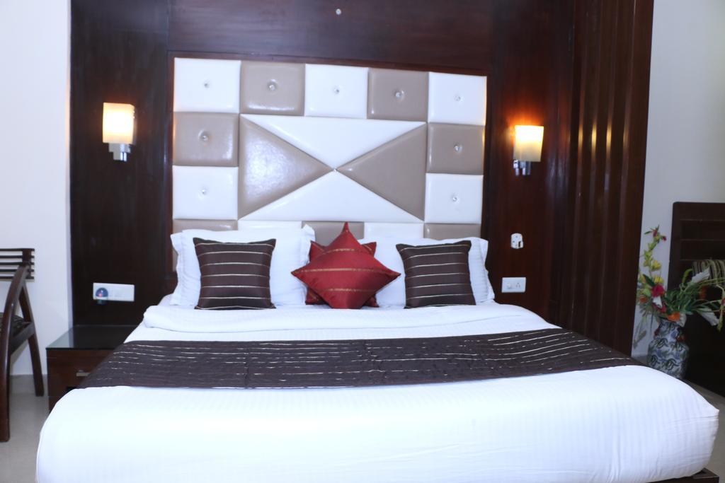 Adb Rooms Hotel Indo Continental Nové Dillí Exteriér fotografie