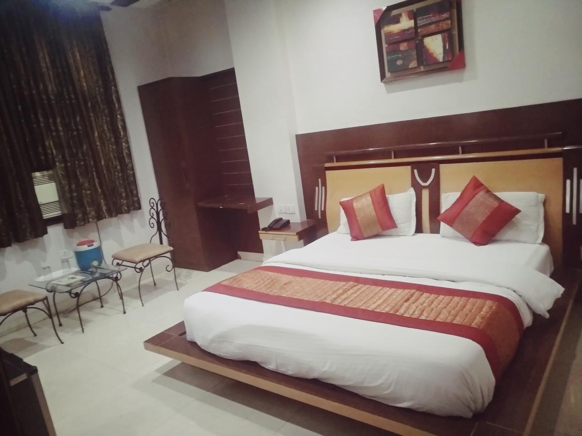 Adb Rooms Hotel Indo Continental Nové Dillí Exteriér fotografie