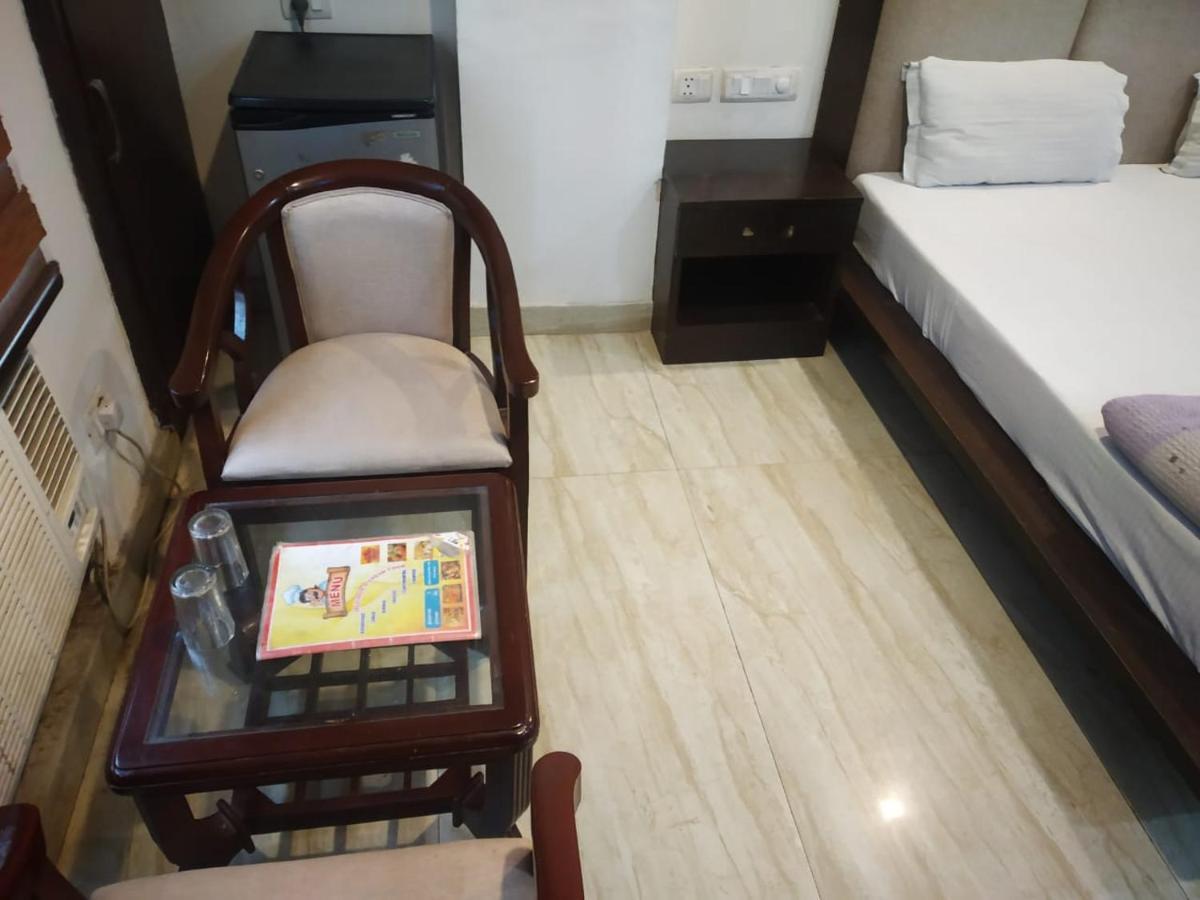 Adb Rooms Hotel Indo Continental Nové Dillí Exteriér fotografie